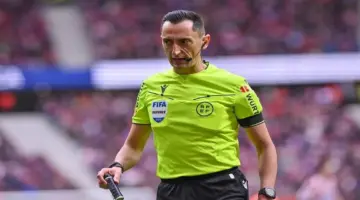 حكم إسباني لقيادة مباراة سان جيرمان وليفربول بدوري أبطال أوروبا